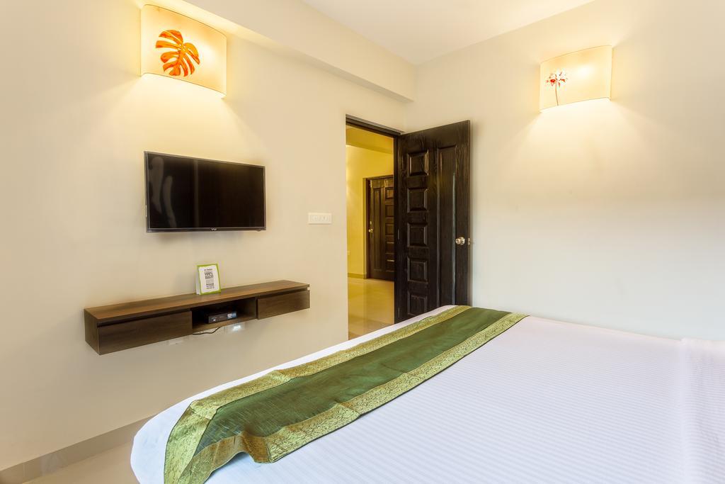 Treebo Trend Zeebo Suites Arpora Exterior photo